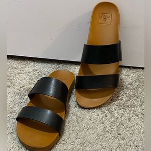 Reef Double Strap Sandals. Black. Size 8.5